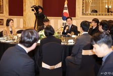 [속보]이재명 대통령 "시진핑에 판다 한쌍 보내달라 해…실무 협의하고 있을 것"