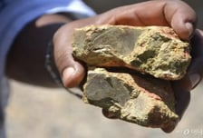 '결국 희토류, 반도체 소재'…中, 日 수출통제 목적은 '군용 공급망 추적'