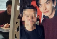 김우빈 신민아, 신혼여행 중에도 팬들과 '찰칵'…훈훈 부부