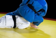 '목 조르기' 기술 쓴 20대 여성 유도 사범...10대 관원들 "학대" 고소