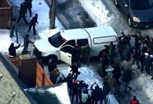 제2의 조지 플로이드 사태 되나....미국 이민 단속 중 30대 여성 사살