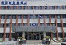 "밤에 산책하는데 화살 날아와"…길이 80㎝ 무쇠촉 누가 쐈나