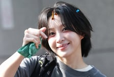 '결혼 연기' 하니, 3년 만에 안방극장 복귀하나…"출연 검토 중"