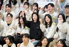 신입 공채 만난 카카오 정신아…"AI 네이티브 인재로 성장해주길"