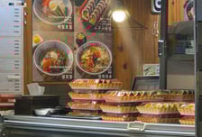 "김밥 3800원 받아도 남는 게 없다"...달걀값 급등에 사장님 한숨