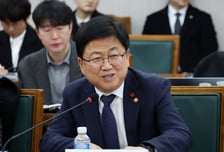 교육부 장관 "국가장학금 연체로 청년들 절망 빠지지 않아야"
