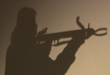 "썩은 판사 심판" 석궁 쏴버렸다...전직 교수의 '끔찍 테러'[뉴스속오늘]