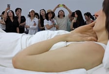 53만 몰려도 5억 적자?…'수십억 턱턱' 부활탄 쏜 미술 시장, 숙제는