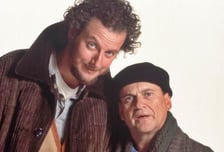 '나 홀로 집에' 키 큰 도둑 다니엘 스턴, 성매매 알선 혐의로 소환