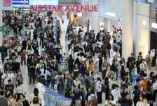 해외여행 그렇게 많이 가더니..항공 여객수 최대치 갈아치웠다