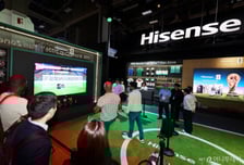 '적자 늪' 빠진 삼성·LG TV…생존 전략 시험대