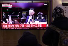 "사형" 구형 순간 윤석열, 입꼬리 올려 '웃음'…방청석 "미친 XX" 욕설