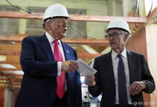 트럼프, '수사 압박' 파월 겨냥…"무능하거나 부패"