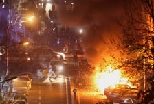 "당장 이란 떠나라" 경고한 미국...트럼프 "곧 도움이 도착할 것"