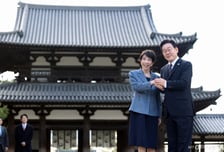 한일 정상 '백제 숨결' 호류지서 맞손…'작별인사'까지 애틋했다