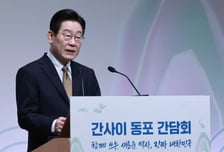 재일 동포 만난 이재명 대통령 "대한민국 역사 속 상처받은 분들께 사과와 위로"