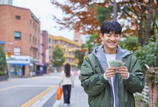 환불 허점 악용, 10억원 주문하고 '가짜 반품'…8억원 챙긴 10대 실형