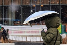 [오늘 날씨] "우산 챙겨야"…비 또는 눈 소식, 미세먼지 '나쁨'