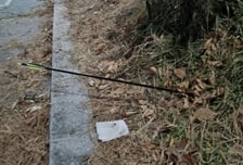 한밤 산책길 여성 근처로 화살 쏜 20대..."사람 있는 줄 몰랐다"