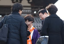 日서 신은 李대통령 '75만원 운동화'..."빌려 신었다" 속사정은