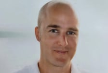 '가짜 소녀' 위장해 남성 유혹…"소아성애자" 돌팔매질 살해한 10대들