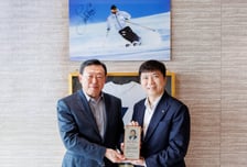 동계스포츠 발전 기여...신동빈 롯데 회장, 대한체육회 감사패 수상