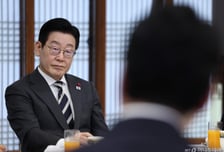 BTS 부산 공연에 숙박료 폭등…이재명 대통령 "악질 횡포 뿌리 뽑아야"