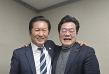 정청래·박찬대 회동..."한동안 있었던 어색함 푸는 중"