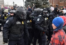 트럼프, LA폭동 후 30년만에 '내란법' 쓸까…"1500명 투입준비"