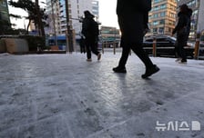 [내일날씨]"월요일 아침 우산 챙기세요"…중부·전북 비 또는 눈 소식