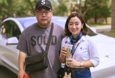 "최신 아이폰, 나이키 신발" 외신도 '영포티' 조명...조롱거리 된 이유