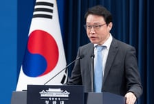 靑 신임 정무수석 홍익표… 6·3 지선 앞 참모진 개편 신호탄