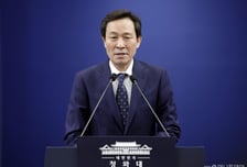 "짧지만 보람있었다"…'정치 베테랑' 우상호, 靑 떠나 강원도로