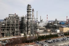 "SK이노베이션 배터리 회복은 아직…투자의견 '중립' 유지"-한화