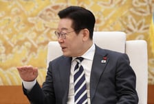 李대통령 지지율 53% 두달만에 '최저'…민주 43%·국힘 37%