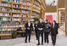 '스타필드빌리지' 1호점 간 정용진..."공간 혁신이 한 단계 더 진화" 호평