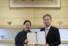 오킨스전자, 이방자 여사 소장 작품 2점 기증…전통문화 계승하는 '문화 CSR' 모범