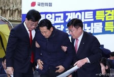 이러다 휠체어 탄다? "당장 단식 멈춰야" 의사 경고...장동혁 몸 상태는