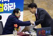 영수회담 목소리 높이는 野… '닷새째 단식' 張 출구찾기?