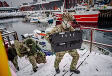 선 넘은 트럼프, 열 받은 유럽… 80년 이어온 NATO 동맹 '흔들'