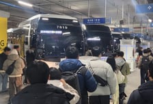 "평택도 멀다, 새만금 반도체? 이직하란 말"...통근 직원들 반응은[르포]