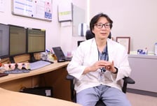 "소변에 피?" 병원가면 이미 말기…"'남성암 1위' 이 암, 국가검진 시급"