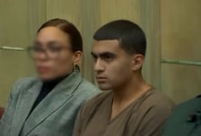 "잠든 엄마 살해 후 피투성이 셀카"...13살 아들 충격 만행