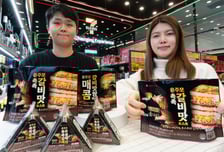 세븐일레븐에서 흑백 인기 셰프 '윤주모' 간편식 판다