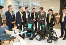 "보험·은행·요양 한 곳에서 다 된다"…KB라이프 역삼센터 개소