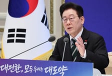 [속보]이재명 대통령 "지금으로선 '부동산 세제' 정책 깊이 고려하지 않아"