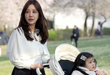 "더 지치기 전에..." 배우 윤진이, 유튜브 '활동 중단' 이유는