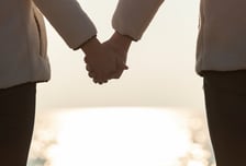 올해는 솔로 탈출?…"부모랑 같이 살면 연애 못 한다"