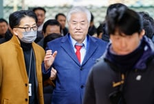 경찰, '서부지법 난동' 배후 전광훈 구속 송치