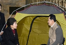 [속보]장동혁 국민의힘 대표 8일만에 단식 중단...병원으로 이송